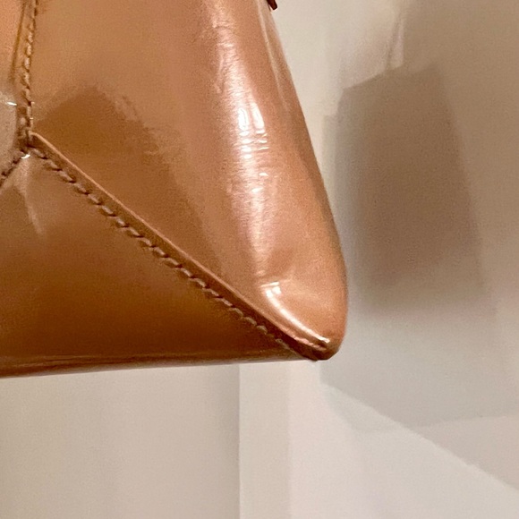 Louis Vuitton Vernice tote in nude metallic - Picture 16 of 16